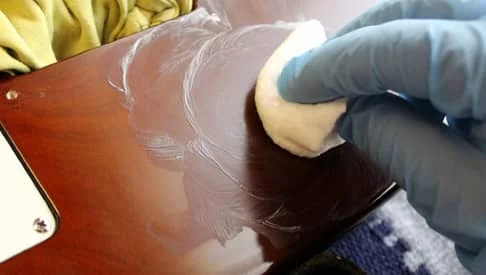Cómo Limpiar e Hidratar tu Guitarra: crema de carnauba